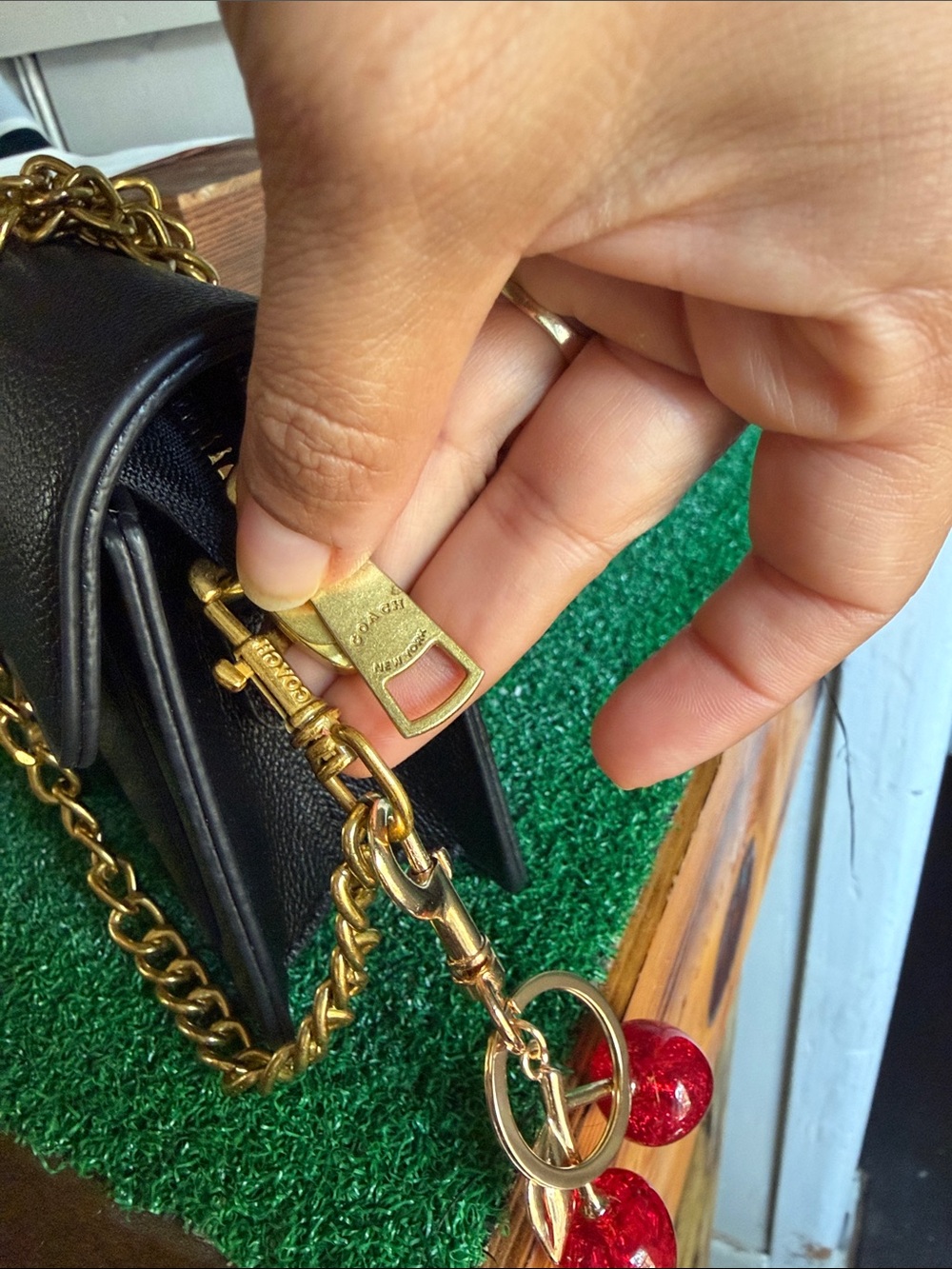 Coach Black Pebbled Leather Crossbody with Gold 'C' Clasp - Picture 2 of 7